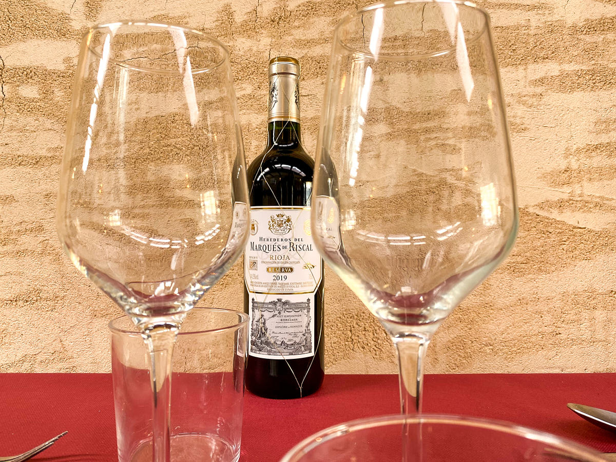 Bar en Berlanga de Duero del Hostal Ainoa vino