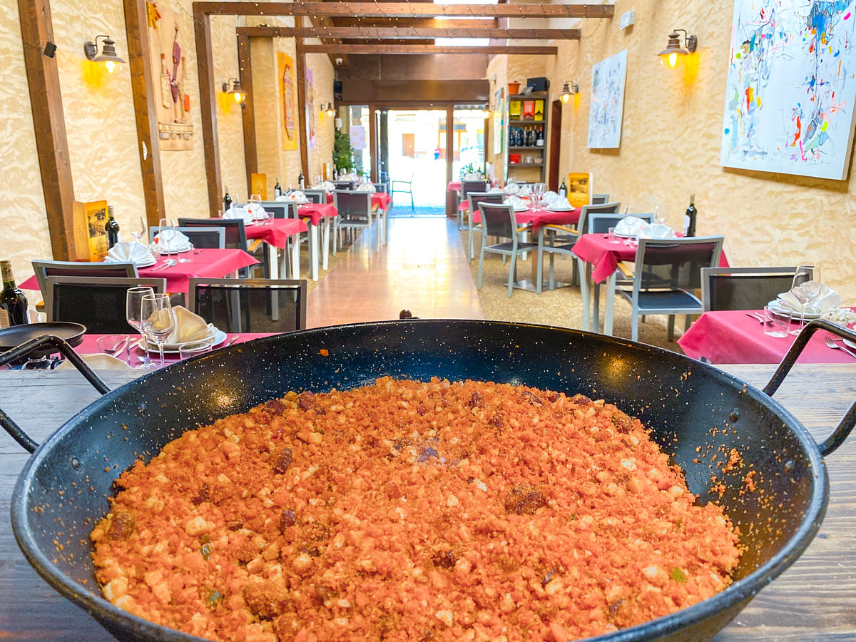 Bar en Berlanga de Duero del Hostal Ainoa migas
