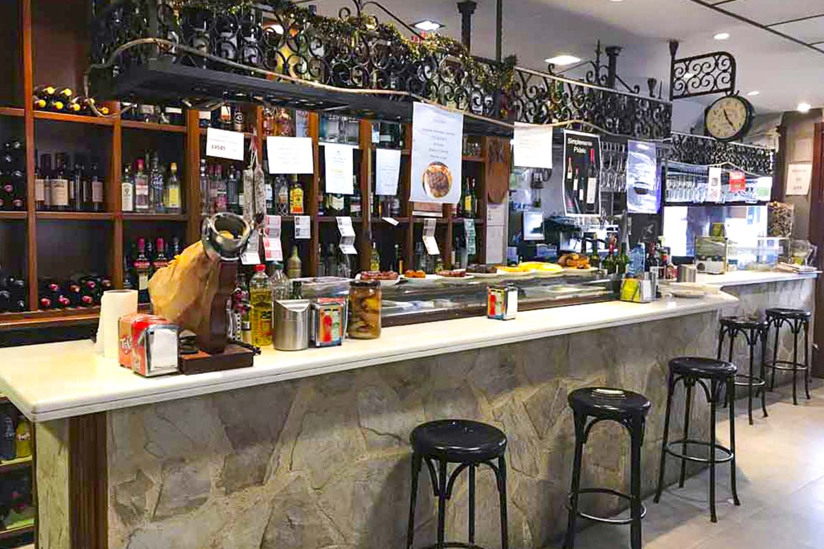 Bar en Berlanga de Duero del Hostal Ainoa interior