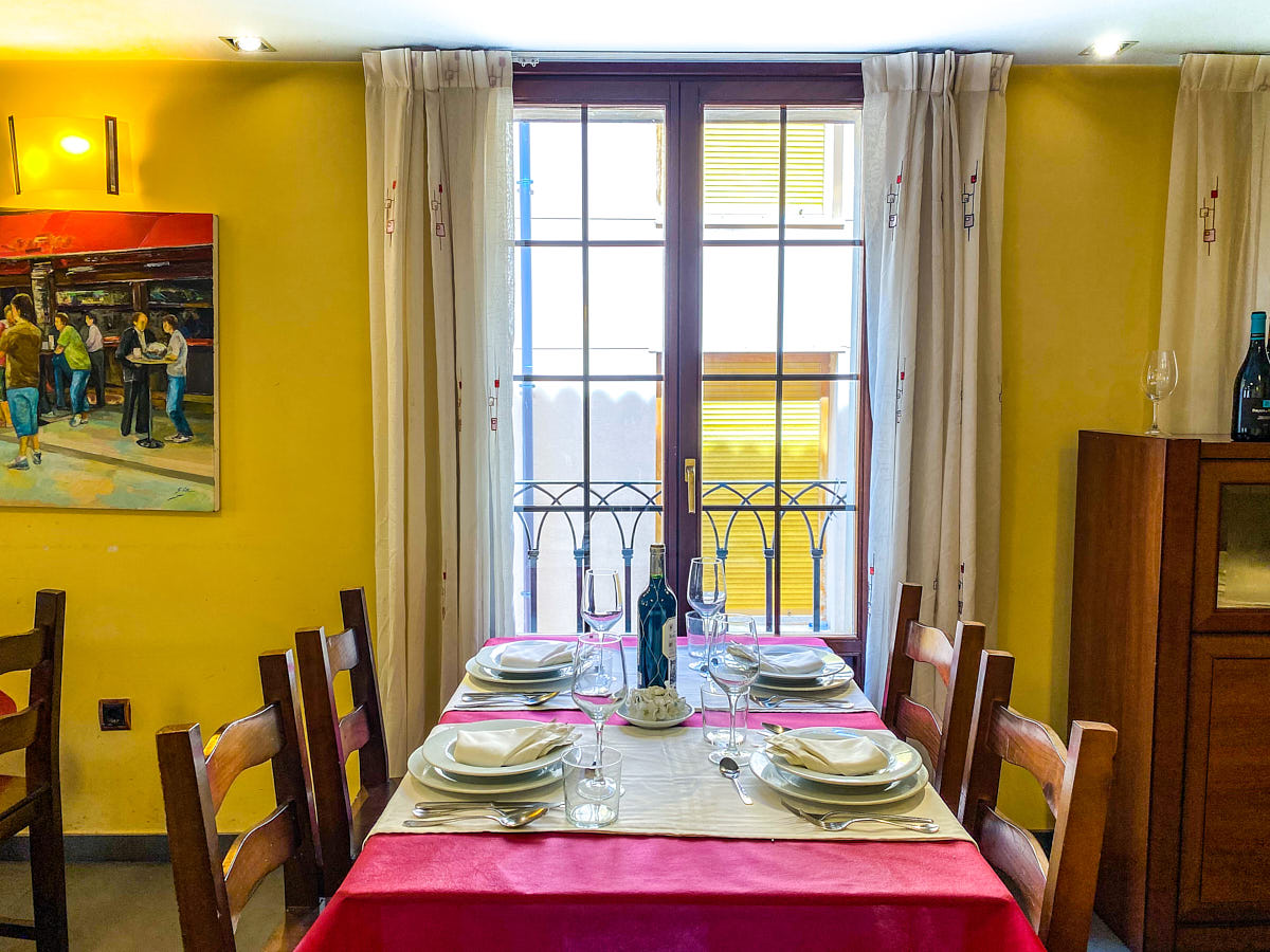Restaurante en Berlanga de Duero Hostal Ainoa mesa ventana